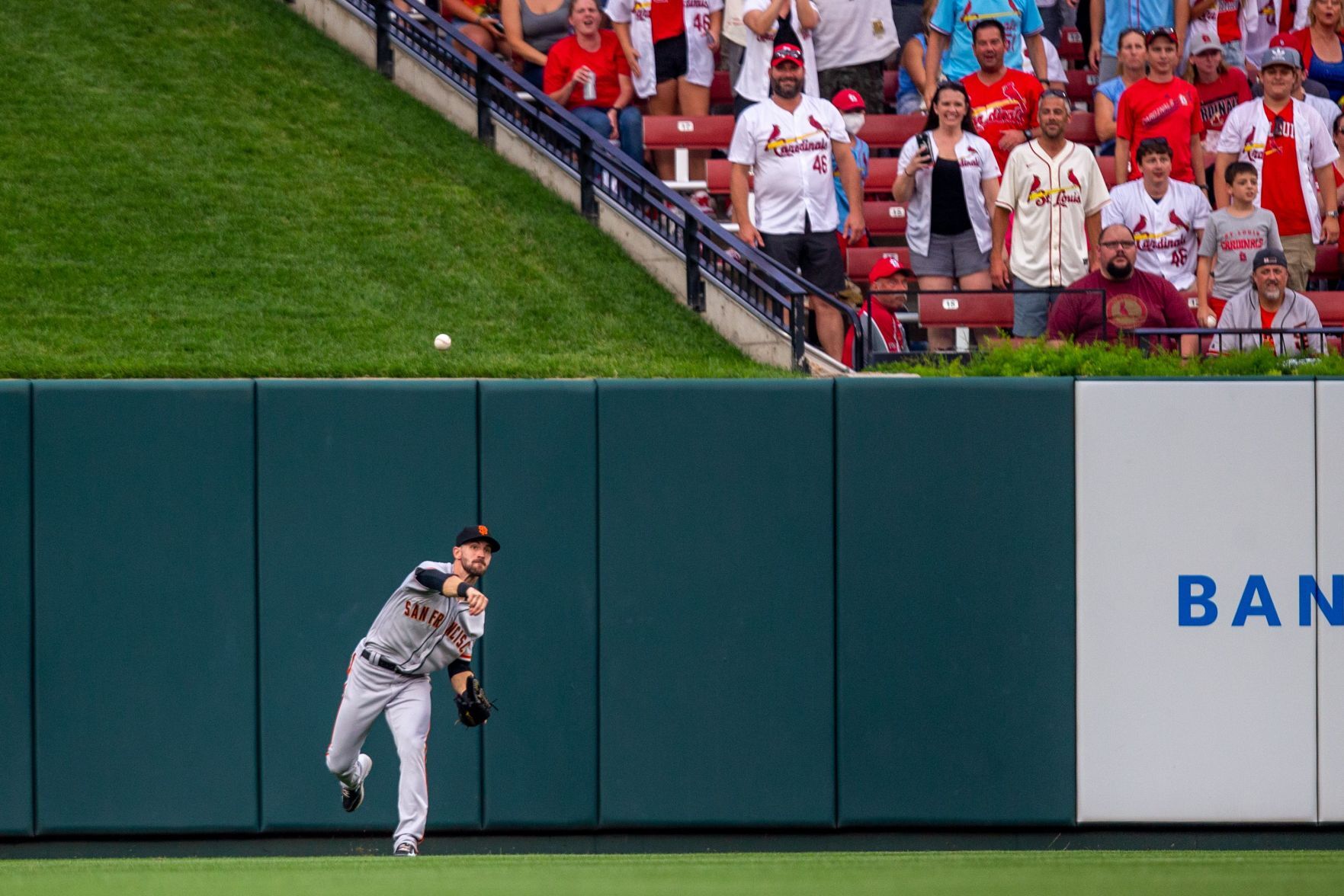 Cardinals try to even up series against Giants